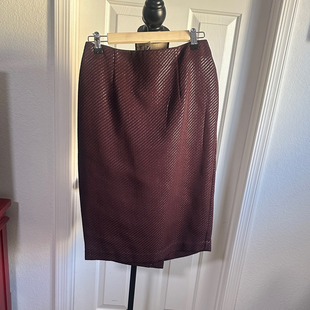 Chic Maroon Pencil Skirt